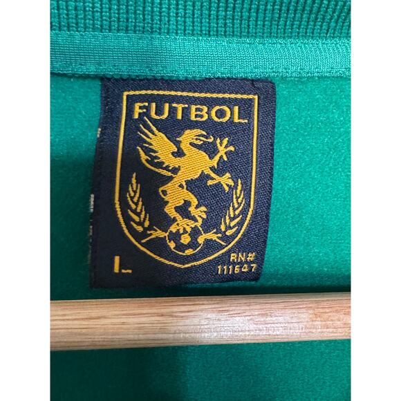 BRAZIL SOCCER - BRASIL FUTBOL JACKET - SIZE LARGE - Picture 3 of 4